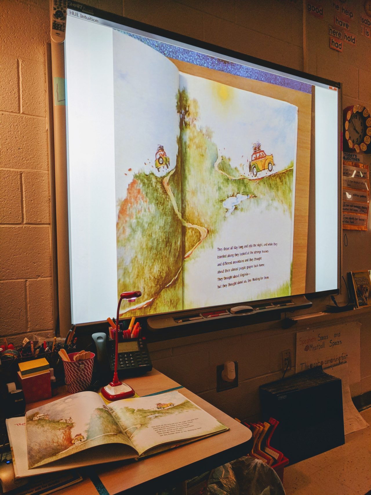 Review Using the HUE HD Pro Camera in the classroom HUE